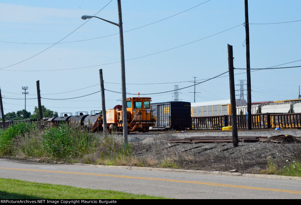 CSX SB-9702 MoW Equipment